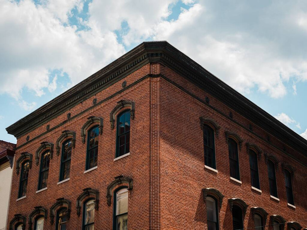 Brick building in downtown Cumberland, Maryland - 写真・画像