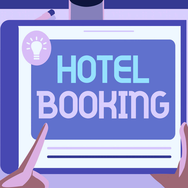 Szöveges tábla a Hotel Booking-ról. Üzleti megközelítés Online foglalás Elnöki lakosztály De Luxe Vendéglátás Illusztrációja egy kéz segítségével nagy Tablet Keresés tervek az új csodálatos ötletek - Fotó, kép