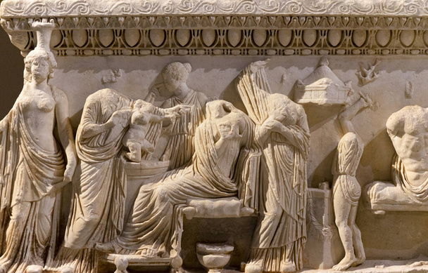 Close up view of The Sarcophagus of Phaedra Hyppolite in Istanbul Archaeology Museum, Turcja. - Zdjęcie, obraz