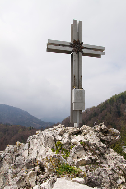 σταυρό στο ψηλό βουνό drachenloch στην Αυστρία  - Φωτογραφία, εικόνα