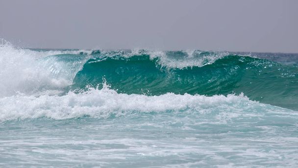 Vista de la gran ola azul. - Foto, Imagen