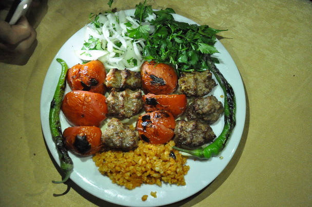 Tureckie desery z jedzeniem i kuchnią | Trk Yemekleri ve mutfa pastalar tatllar - Zdjęcie, obraz