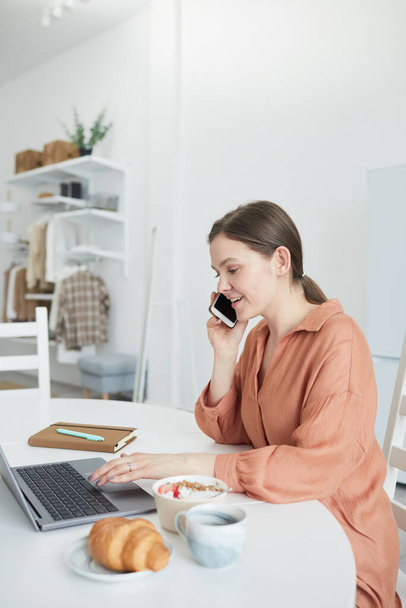 Businesswoman working at home - Photo, Image