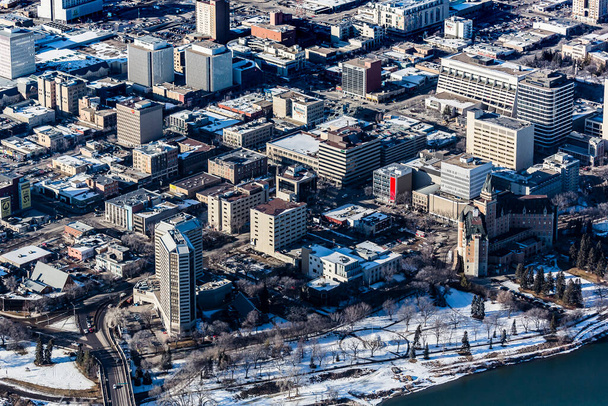 Luftaufnahme der Innenstadt von Saskatoon, Saskatchewan, Kanada - Foto, Bild