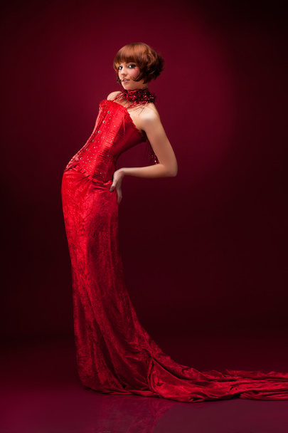 Menina bonita em vestido vermelho - Foto, Imagem
