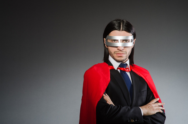 Супермен концепция с человеком в красной обложке - Фото, изображение