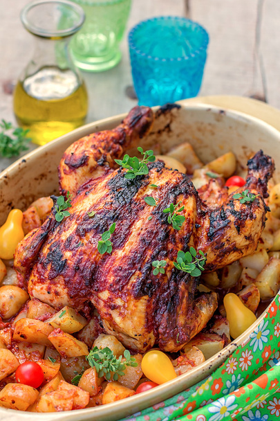 Roasted chicken with potatoes - Photo, Image