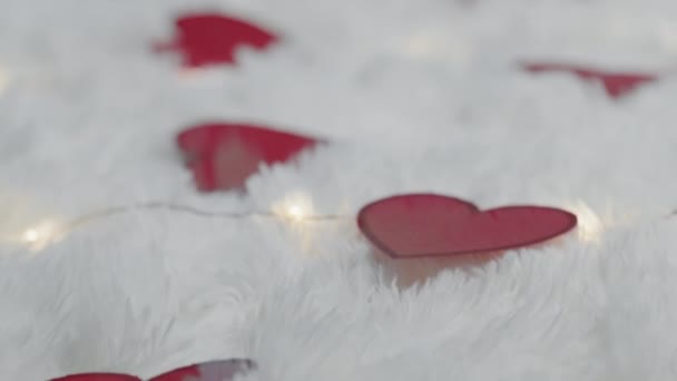 close up βίντεο του δώρου για την ημέρα του Αγίου Βαλεντίνου - Πλάνα, βίντεο