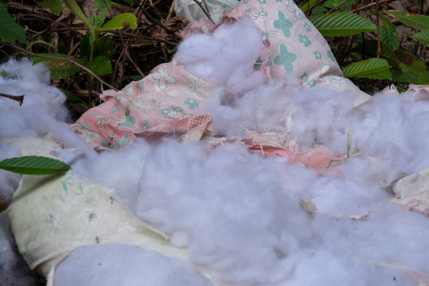 torn and worn out cotton mattress  - Foto, Bild