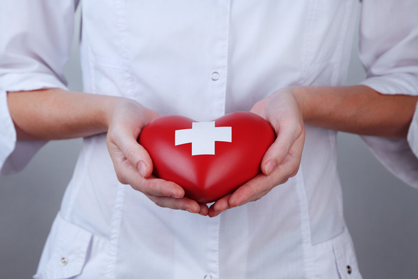 Красное сердце с крестиком
 - Фото, изображение