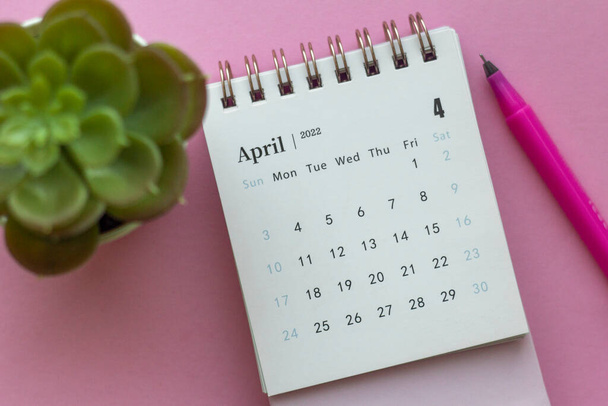 Desktop calendar for April 2022.Calendar for planning - Foto, Imagen