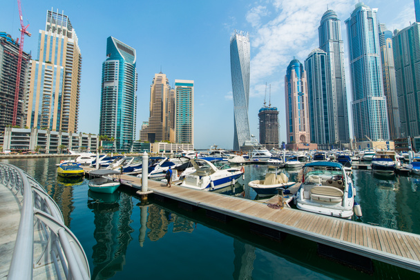Groot Dubai Marina wolkenkrabbers in Verenigde Arabische Emiraten - Foto, afbeelding