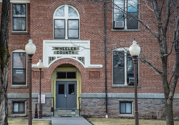 Historic Wheeler County courthouse in Fossil Oregon - Foto, afbeelding