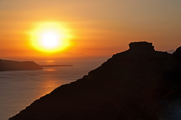 Skaros rock au coucher du soleil, Santorin, Grèce
 - Photo, image