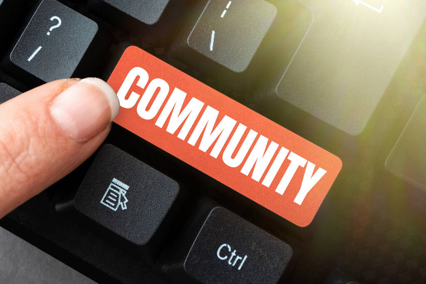 Continual title Community. Концепция Интернета конкретной популяции с общими характеристиками, живущих вместе Загрузка онлайн файлов и данных, загрузка программных кодов - Фото, изображение