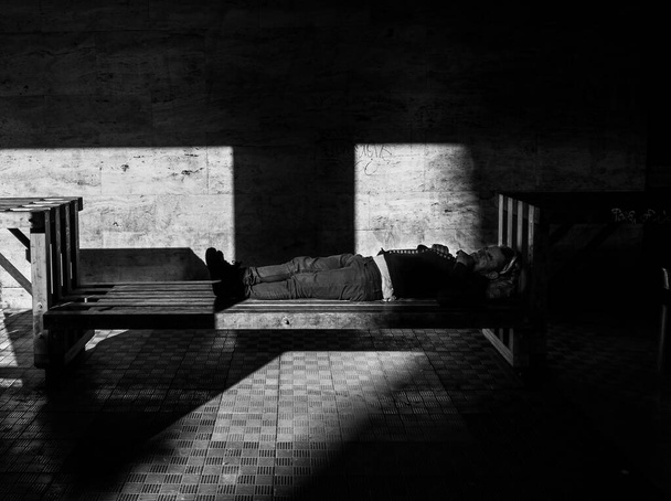 black and white photo of a modern building - Valokuva, kuva