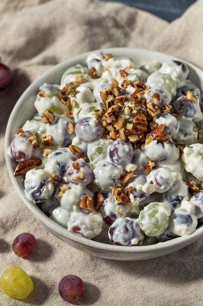 Healthy Organic Creamy Grape Salad with Cream Cheese and Nuts - Foto, Imagen