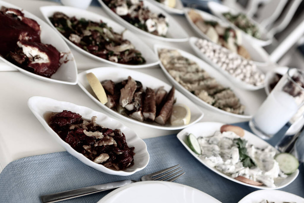 Παραδοσιακό τουρκικό και ελληνικό τραπέζι μεζέ - Φωτογραφία, εικόνα