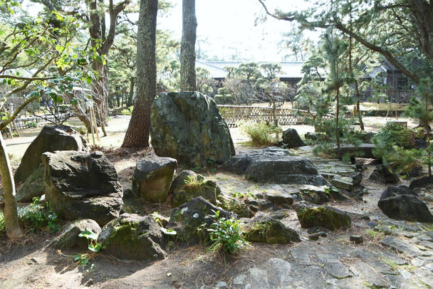 Japońskie historyczne atrakcje turystyczne. Numazu Cesarski park pamięci willi. Został zbudowany w 1893 roku jako rekolekcje dla cesarza Taisho w mieście Numazu, prefektura Shizuoka. - Zdjęcie, obraz