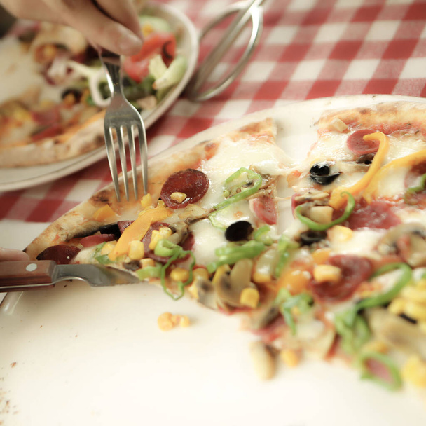 Deliciosa mistura de pizza comida italiana - Foto, Imagem