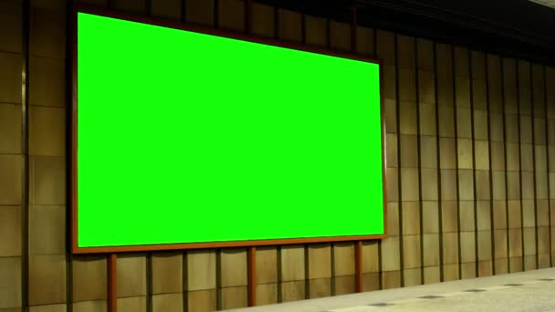 Billboard - zielony ekran w Metro (metro) - nikt nie - Materiał filmowy, wideo