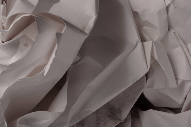 Bílá vrásčitá zmačkaný papír pozadí grunge textury pozadí - Fotografie, Obrázek