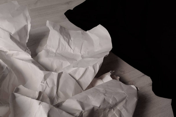 Biały pognieciony papier tło grunge tekstury tło - Zdjęcie, obraz