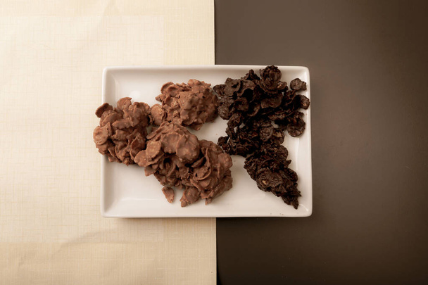 soubory cookie s tmavě čokoládové lupínky - Fotografie, Obrázek