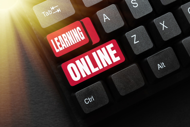 Teksti merkki osoittaa Learning Online. Business lähestymistapa Opi jotain uutta avulla internetin ja teknologian lataaminen ja kirjoittaminen Online-sisältöä, Tiivistelmä Vastaaminen sähköposteihin - Valokuva, kuva