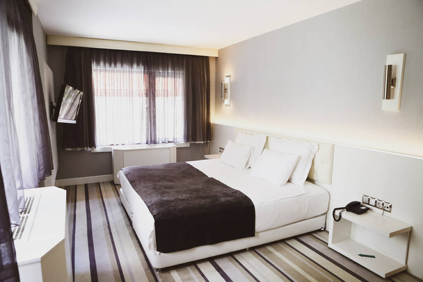 Comfort hotel bedroom in luxury style - Fotoğraf, Görsel