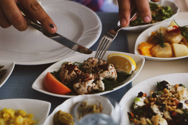 Tradiční turecký a řecký jídelní meze stůl - Fotografie, Obrázek
