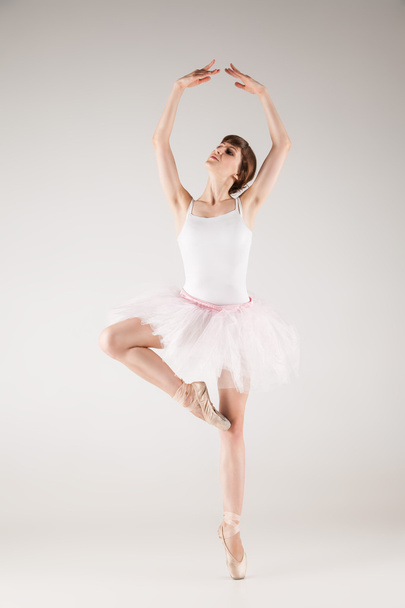 Ballet dancer in white tutu posing - Fotografie, Obrázek