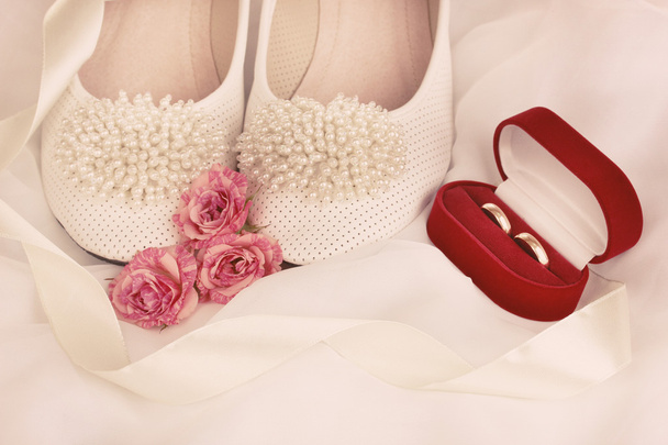 Wedding accessories on white - Φωτογραφία, εικόνα