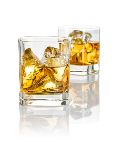 Два стакана виски
 - Фото, изображение