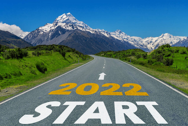 2022 Yeni Yıl Yolculuğu ve Gelecek Vizyon Konsepti - Fotoğraf, Görsel