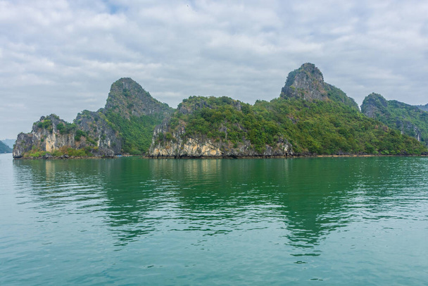Amazing landscape of Ha Long Bay, Vietnam - Фото, зображення