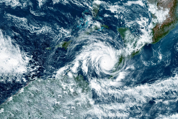 Ураган, торнадо из космоса. Елементи цього зображення, надані НАСА. Фотографія високої якості - Фото, зображення