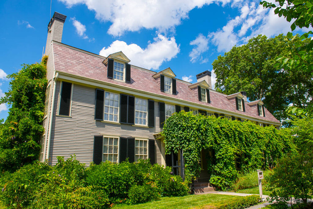 Old House at Peacefield is a historic home of Adams family including US presidents John Adams and John Quincy Adams at 135 Adams Street in city of Quincy, Massachusetts MA, USA.  - 写真・画像