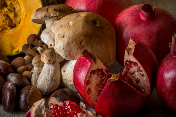 Autumn with pomegranate - Foto, afbeelding
