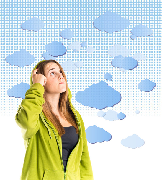 junges Mädchen denkt über Himmel Hintergrund  - Foto, Bild