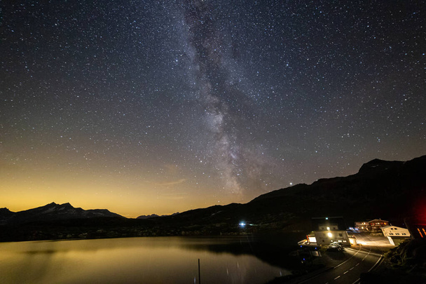 Milky τρόπο στην Ελβετία grimsel πέρασμα - Φωτογραφία, εικόνα