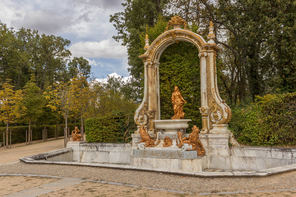 Escultura en los jardines de La Granja de SanIldefonso
 - Foto, Imagen