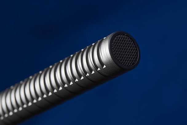 microphone on a blue background - Zdjęcie, obraz