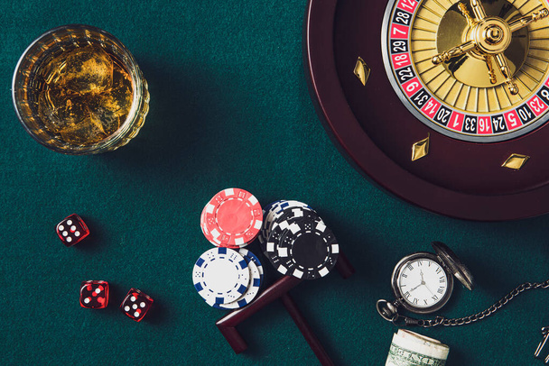 Fondo de Casino y Poker Games. Vista superior hacia abajo. - Foto, Imagen