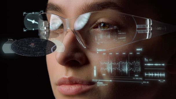 Smart route map eyeglasses locating person display information in city closeup - 写真・画像