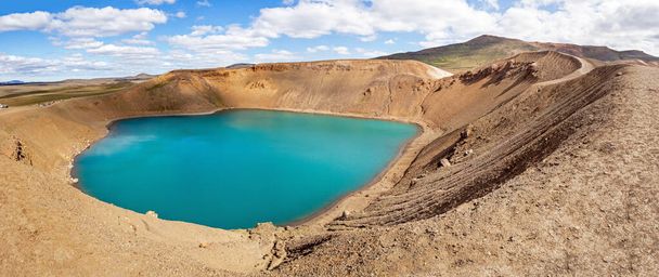 wunderschöne Landschaft des Toten Meeres, der Blick von der Spitze des Vulkans, die Insel der - Foto, Bild