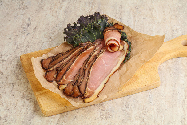 Italian traditional cuisine - prosciutto appetizer pork meat - Foto, Bild