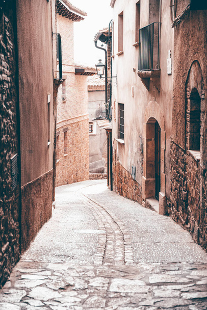 Cosy street of Alquezar, an ancient Spanish village - Фото, изображение