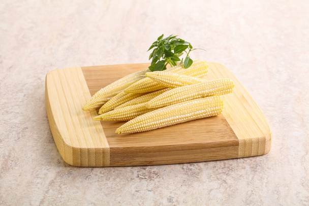 Wegańskie - surowe kukurydza dla dzieci do gotowania - Zdjęcie, obraz