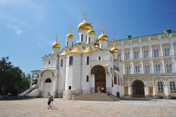 MOSCOW, RUSSIA - June 26, 2021: view of the Annunciation Cathedral in the Kremlin in Moscow - Foto, afbeelding